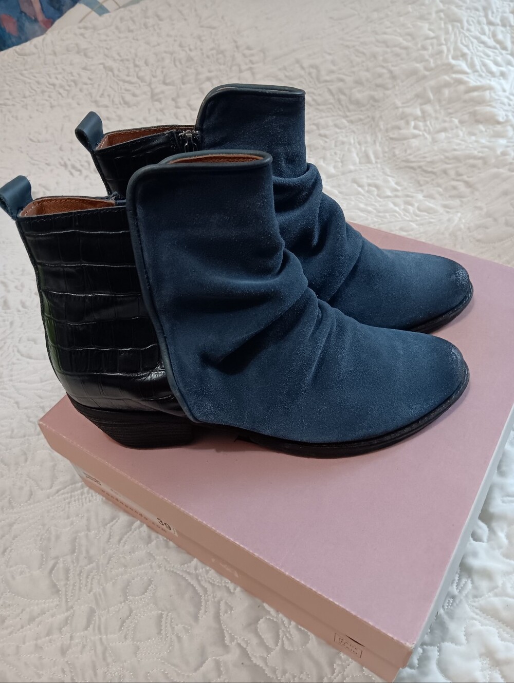 Wandapanda Women’s Navy Suede And Leather Ankle Boots